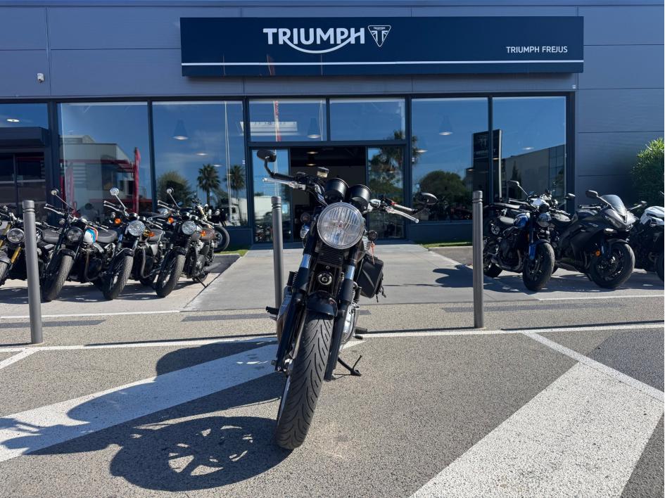 TRIUMPH BONNEVILLE 865 SE