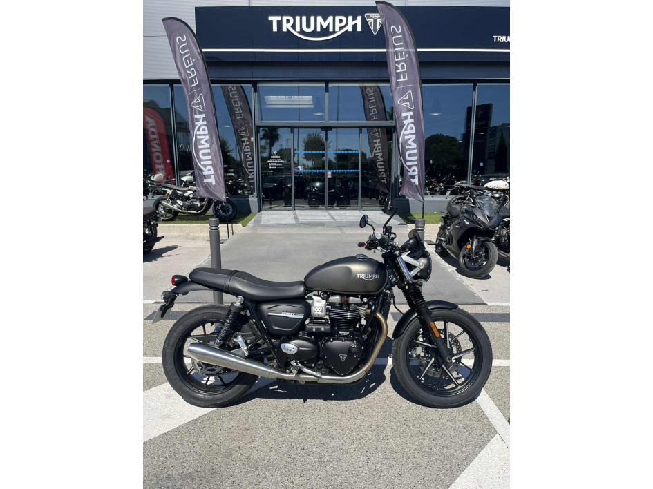 TRIUMPH STREET TWIN  900