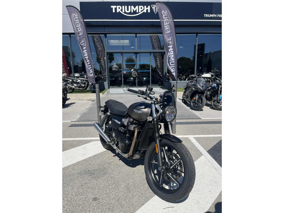 TRIUMPH STREET TWIN  900