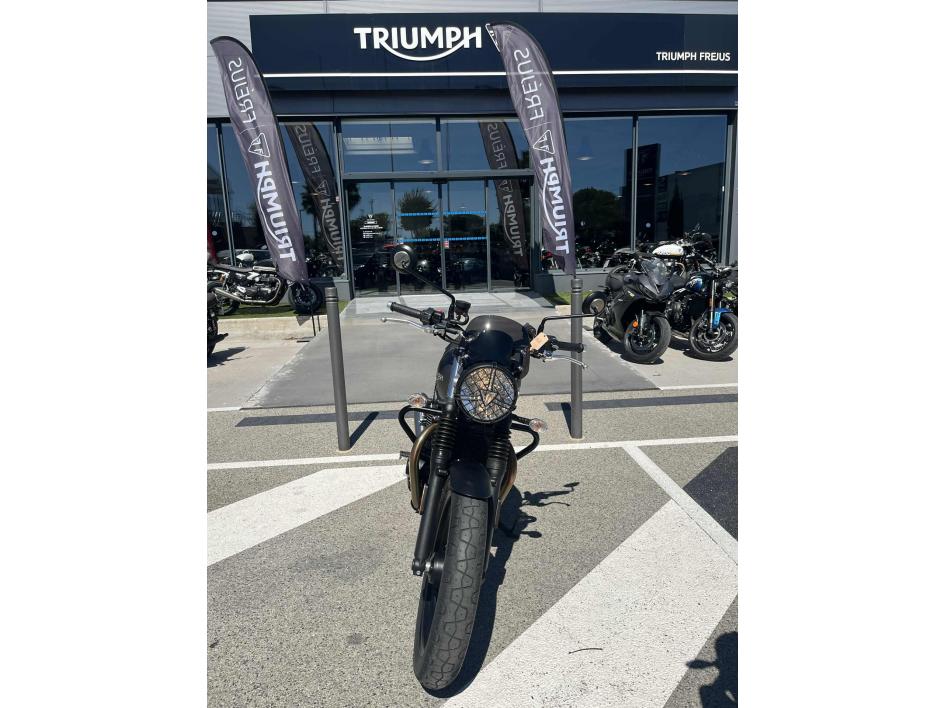 TRIUMPH STREET TWIN  900