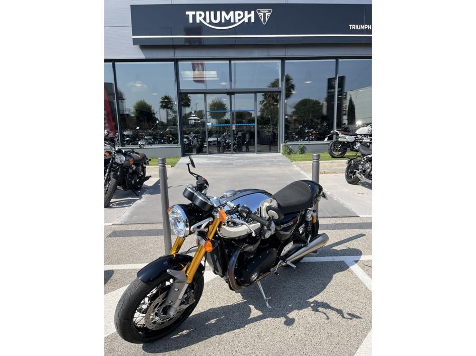 TRIUMPH THRUXTON 1200 RS