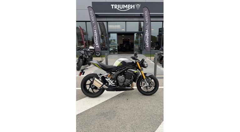 TRIUMPH SPEED TRIPLE 1200 RS