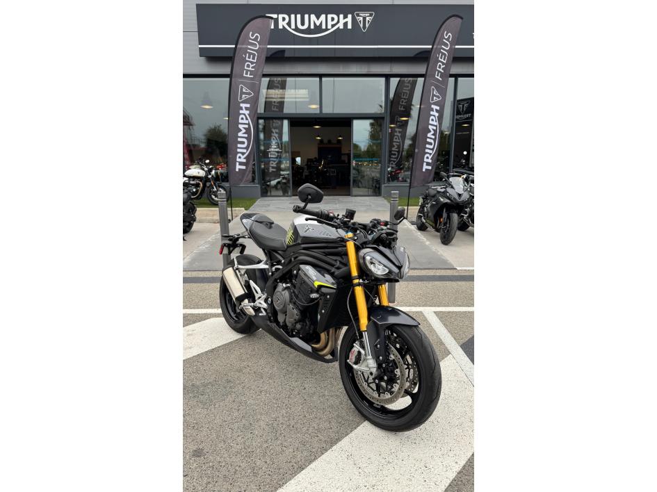 TRIUMPH SPEED TRIPLE 1200 RS