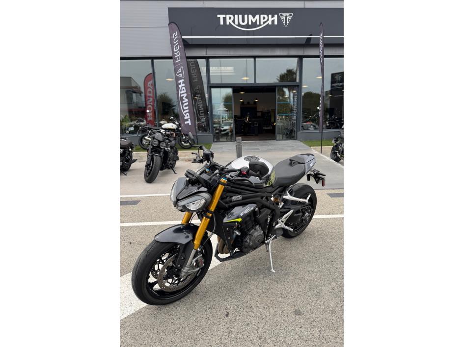 TRIUMPH SPEED TRIPLE 1200 RS