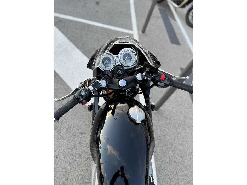 TRIUMPH THRUXTON 1200